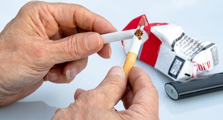 ¡Insólito! Tabacalera lanzó empresa de seguros de vida con descuentos para quienes dejen de fumar