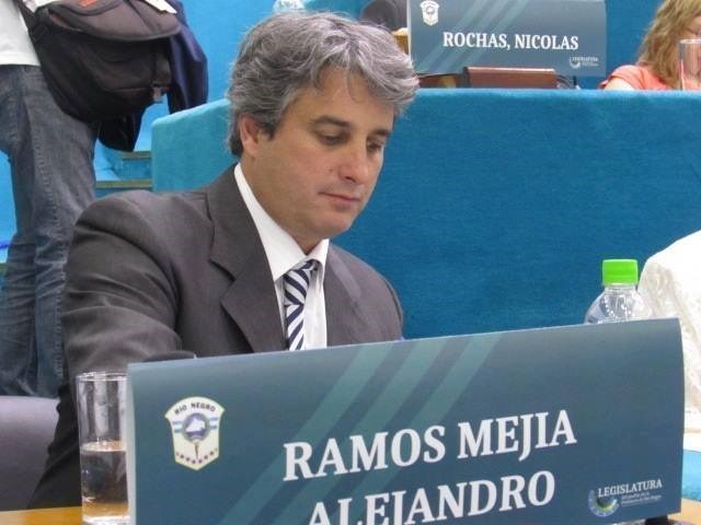 iden suspender la adhesión a ley de Riesgo de Trabajo