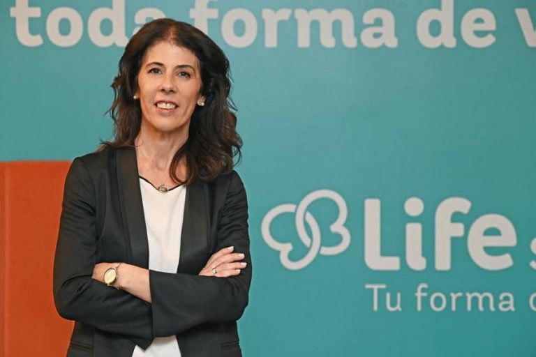 Flavia Núñez asumió como CEO de Life Seguros.